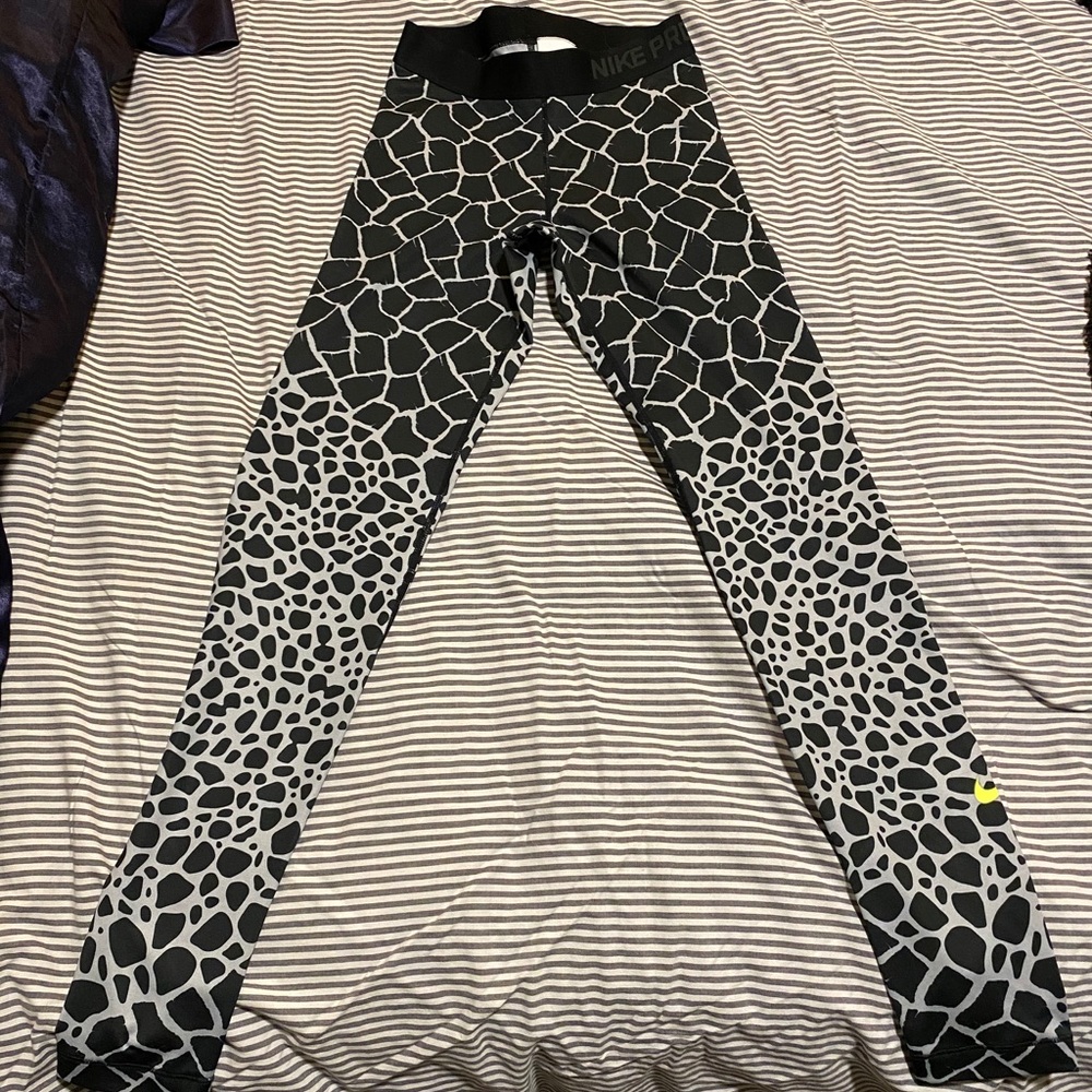 Nike pro leggings